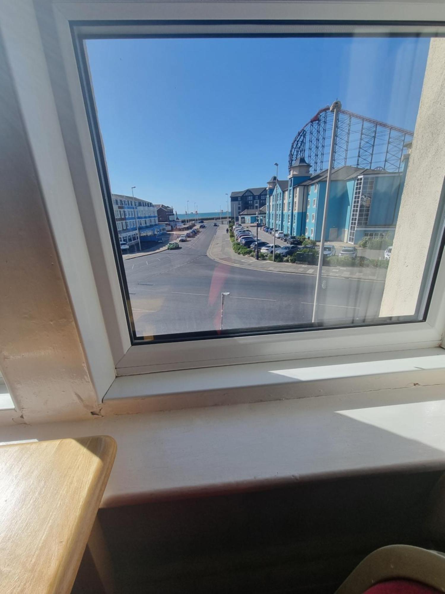 Henson Hotel Pleasure Beach Blackpool Zimmer foto
